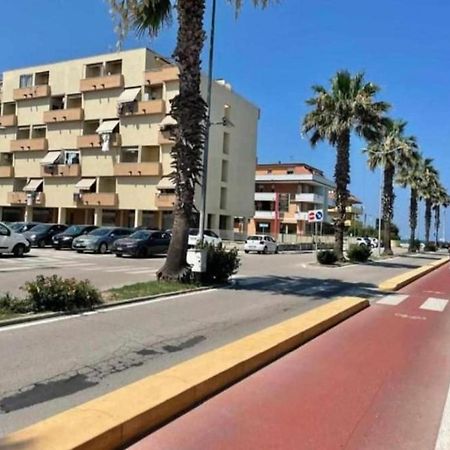شقة La Perla Sul Mare Porto SantʼElpidio المظهر الخارجي الصورة